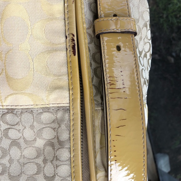 Beautiful Coach purse. Great for Spring and Summer. - Picture 10 of 14
